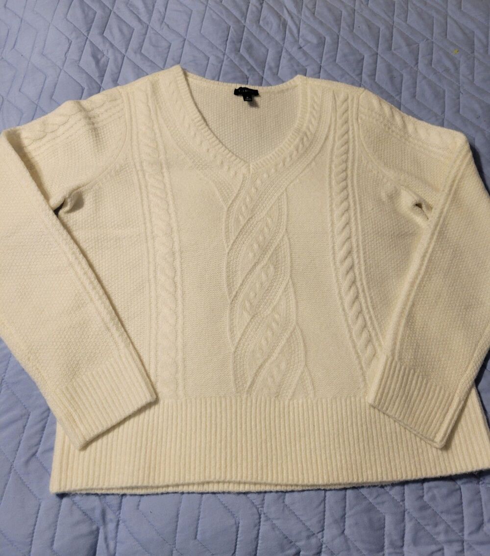 Talbots Women's Knitted Pullover Sweater Size M Ivory Long Sleeve V-Neck